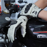 seibertron-gallery:sps7-white-scenes-20260721 | product:8845812334782 | color:White | slot:1 | Seibertron SPS-7 White motorcycle gloves riding scene 1