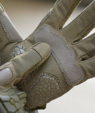 Seibertron combat gloves for military tactical operations