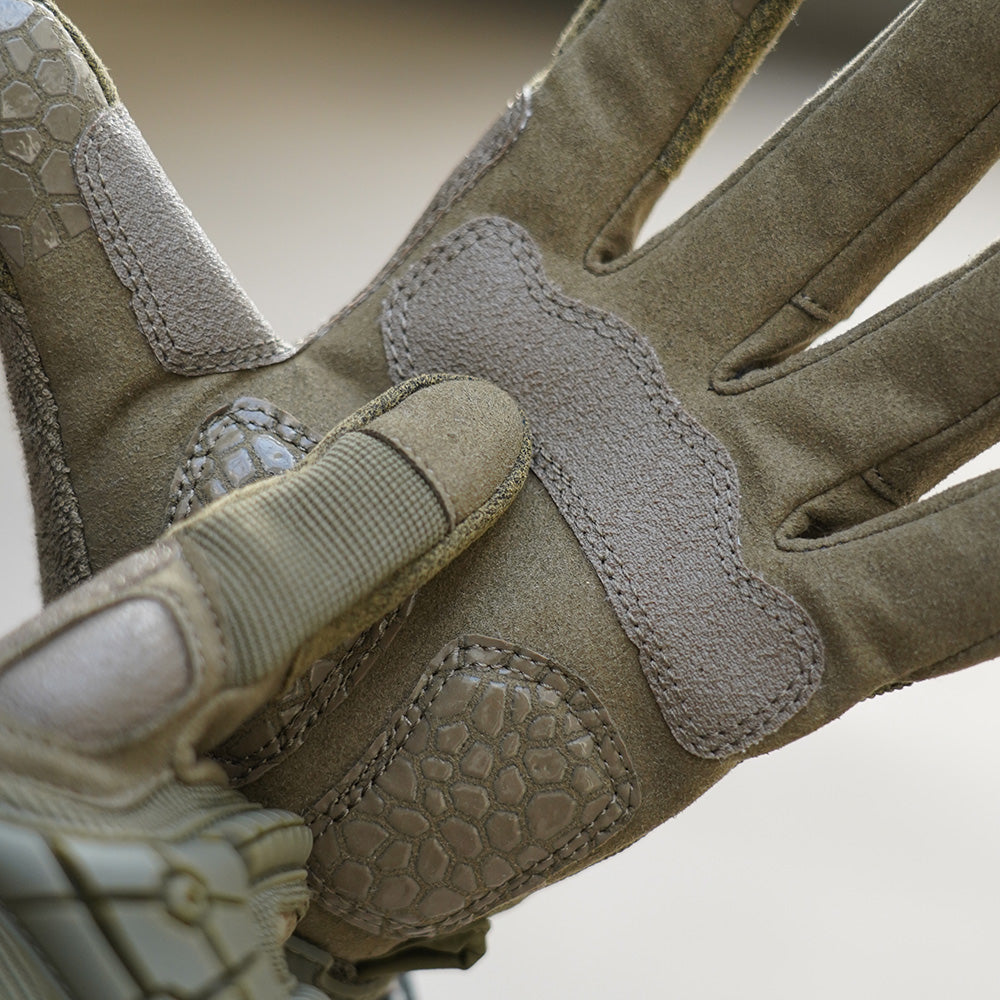Seibertron combat gloves for military tactical operations