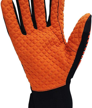 Gloves offering oil resistance and cut protection