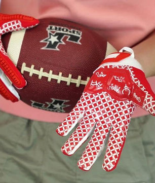 Performance gloves for offensive linemen