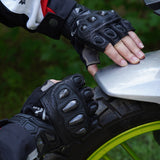 seibertron-gallery:sps7h-scene-color-groups-20260721 | product:8847662776510 | color:Black | slot:4 | Seibertron SPS-7H Black half-finger motorcycle gloves scene image 4