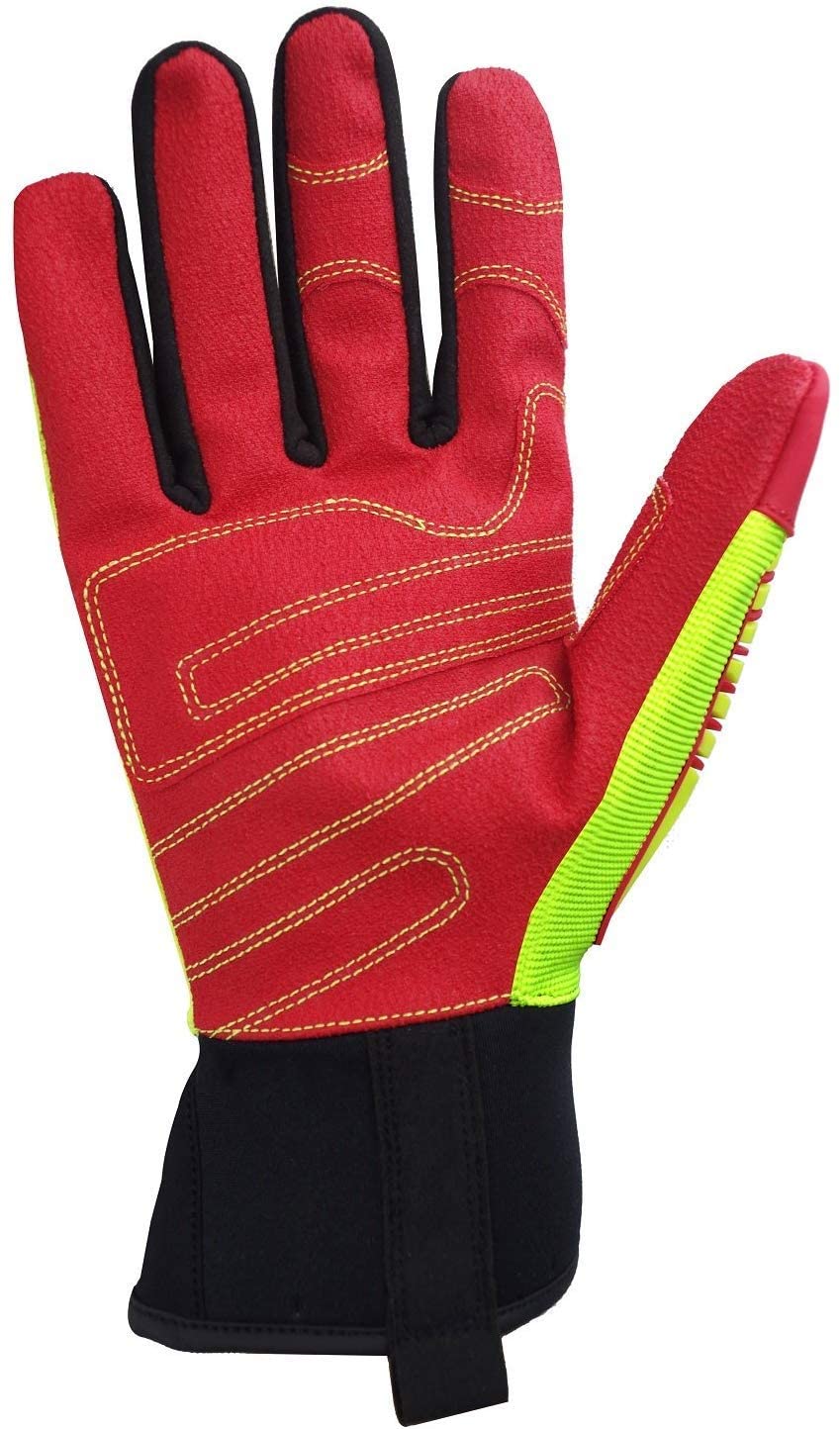 Winter gloves with water resistant protection